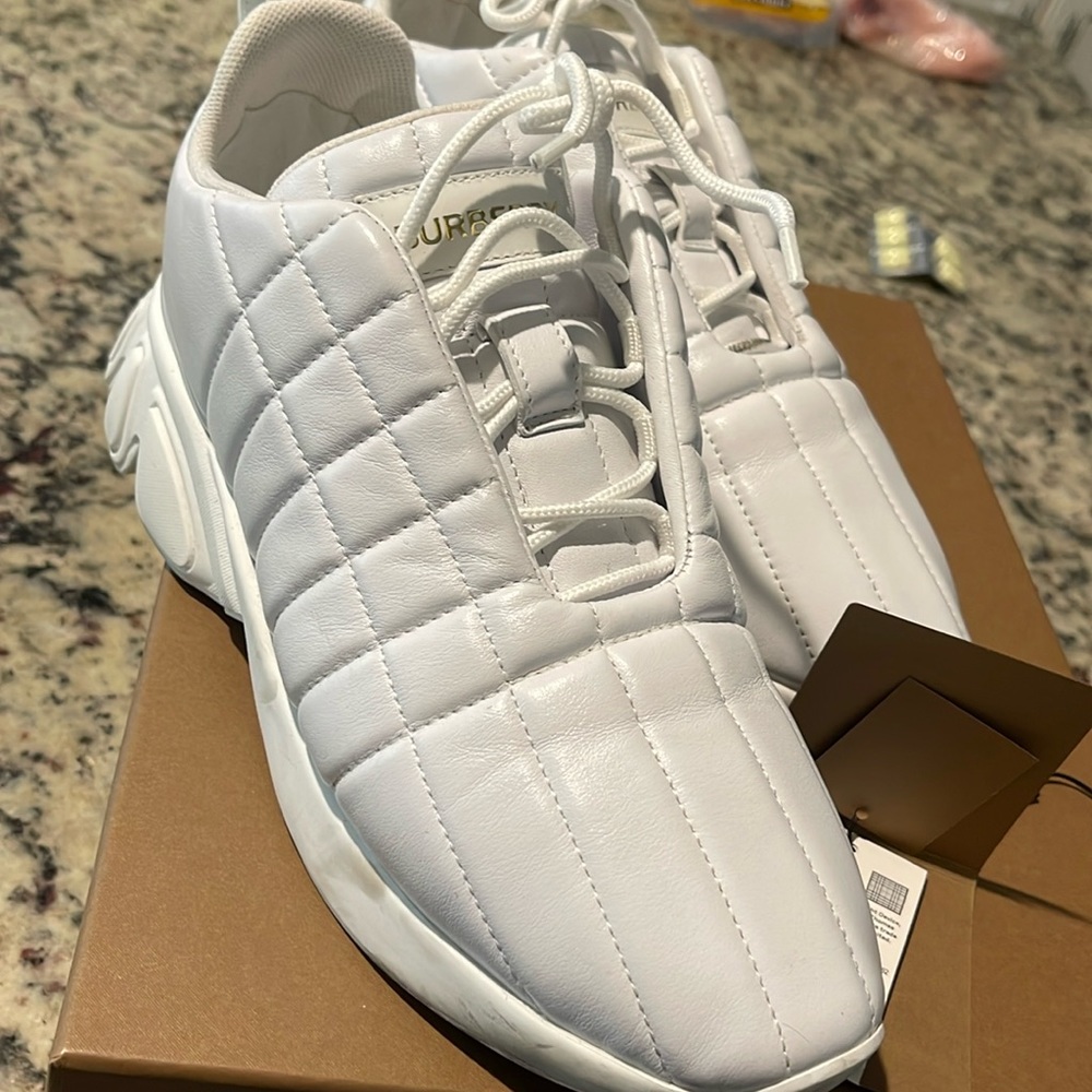 BURBERRY sneakers